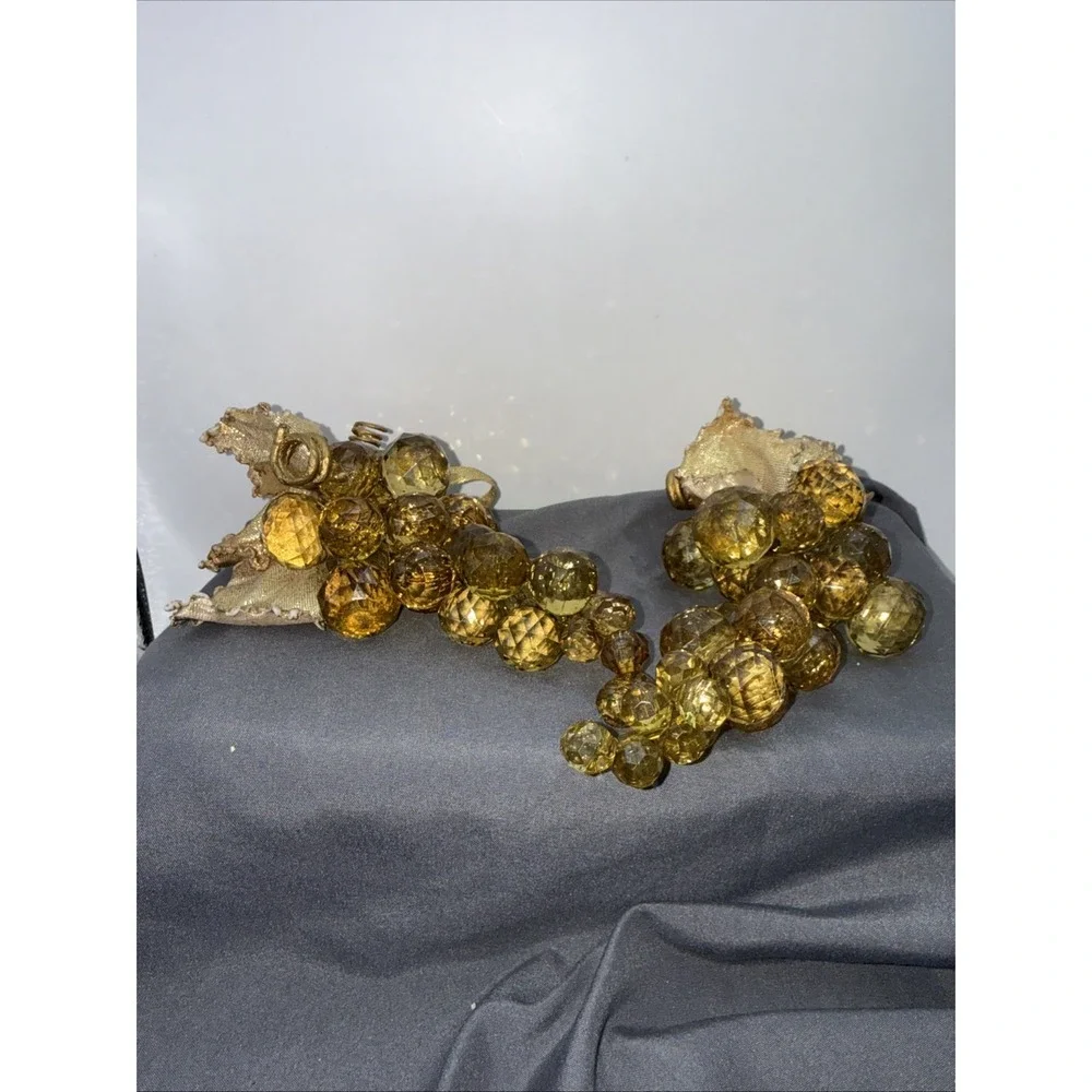 VTG Lucite Acrylic Faceted Grape Cluster Greenish Gold Leafs Set Of Two